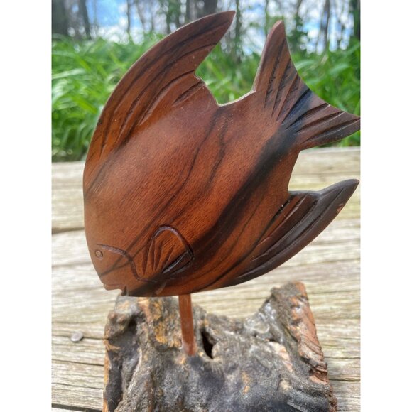 Vintage MCM Carved Wood Tropical Fish Sculpture on Drift Wood - Picture 8 of 13